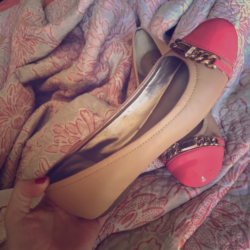 Guess flats